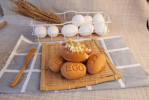 小雞吃蛋糕 -雞蛋糕x泰式奶茶 品牌形象