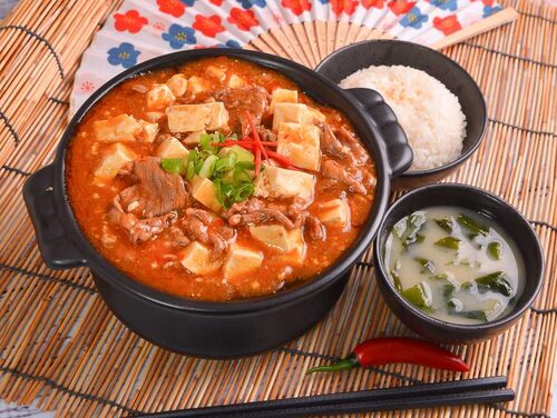 五國真湯 懷石陶阪燒、牛肉壽喜飯、讚岐烏龍麵、麻婆豆腐 產品介紹