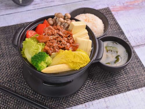 五國真湯 懷石陶阪燒、牛肉壽喜飯、讚岐烏龍麵、麻婆豆腐 產品介紹