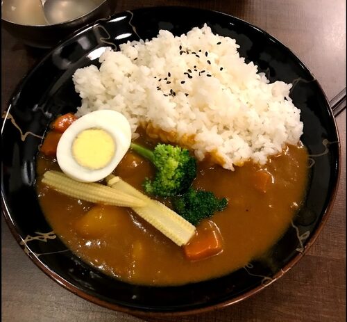 關八部屋 咖哩/日式飯類/揚物/陶板燒 產品介紹