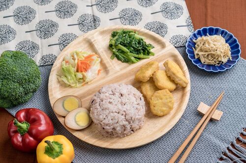 小嫩肉嫩骨飯 品牌形象