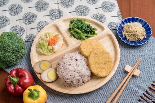 小嫩肉嫩骨飯 品牌形象