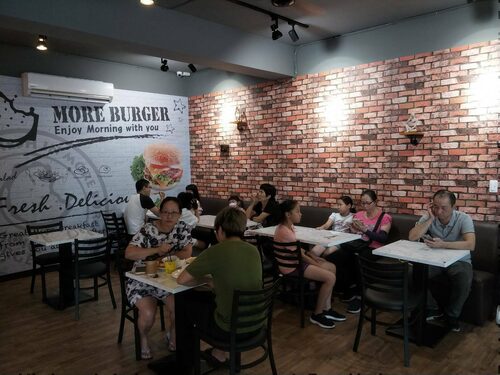 墨爾漢堡 MORE 品牌形象