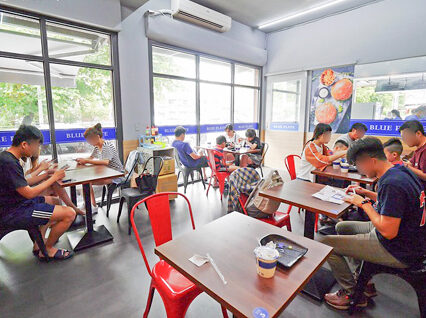 藍盤子 早午餐 品牌形象