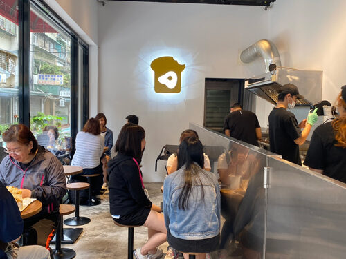 偷吃吐司專賣店 品牌形象