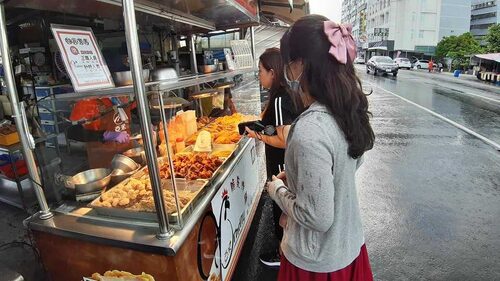 亞米炸雞 YUMMY CHICKEN 品牌形象