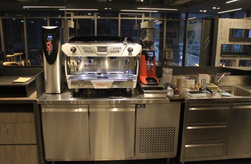 倫大美食舖 品牌形象