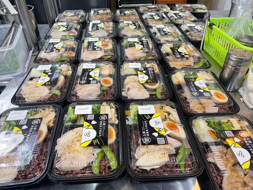 石饕 鐵板低卡餐盒坊 品牌形象