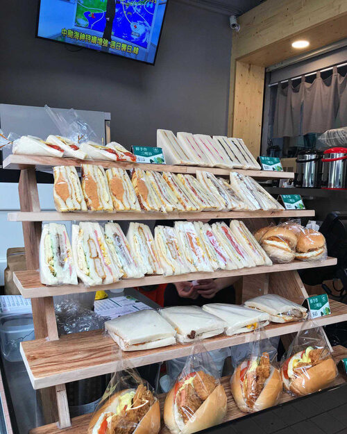 有樂覓 早午餐 品牌形象