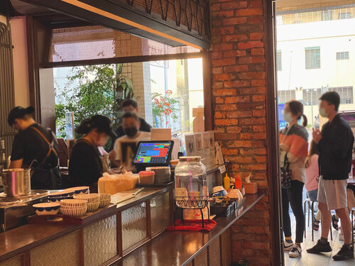 桂桃嬤 販麵洋行 品牌形象