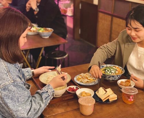 桂桃嬤 販麵洋行 品牌形象