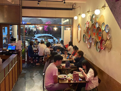 桂桃嬤 販麵洋行 品牌形象