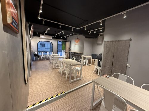 Eat here吃這炭火吐司 品牌形象