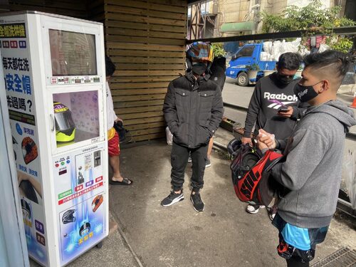 潔帽霸 安全帽洗烘機 品牌形象