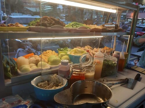 舟董鹽水雞 品牌形象