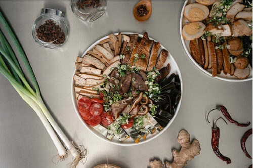 鼎-現炒榨菜肉絲麵 產品介紹