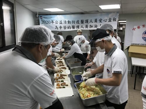 涼師父麻辣鴨血豆腐專賣店 品牌形象