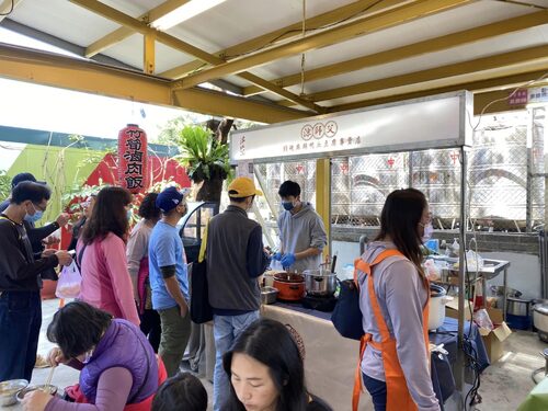 涼師父麻辣鴨血豆腐專賣店 品牌形象
