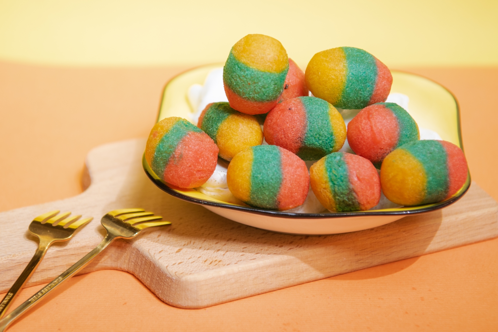 阿部玖肆 彩色地瓜球