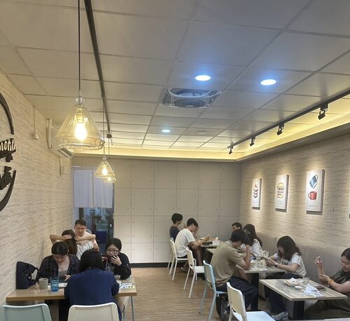 歐米茄義式料理 品牌形象