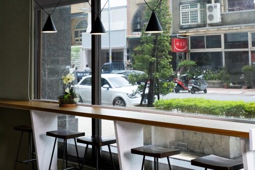 牛洞-丼飯專賣 品牌形象