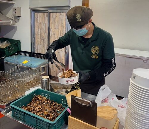 大頭雞薑片茶油雞 品牌形象