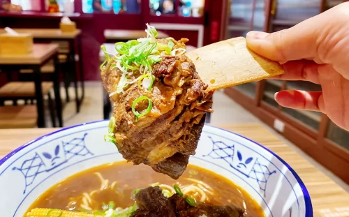 老福家常牛肉麵 雞白湯拉麵