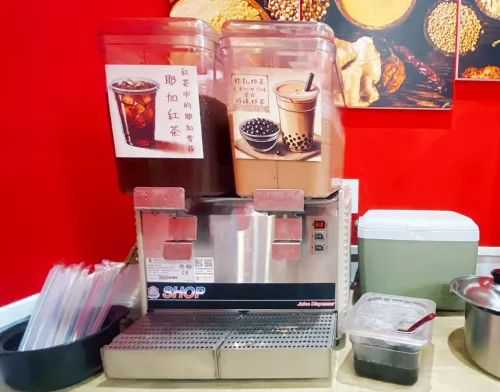 老福家常牛肉麵 雞白湯拉麵 品牌形象