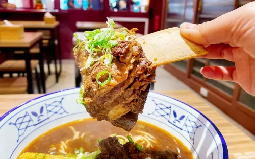 老福家常牛肉麵 雞白湯拉麵 產品介紹