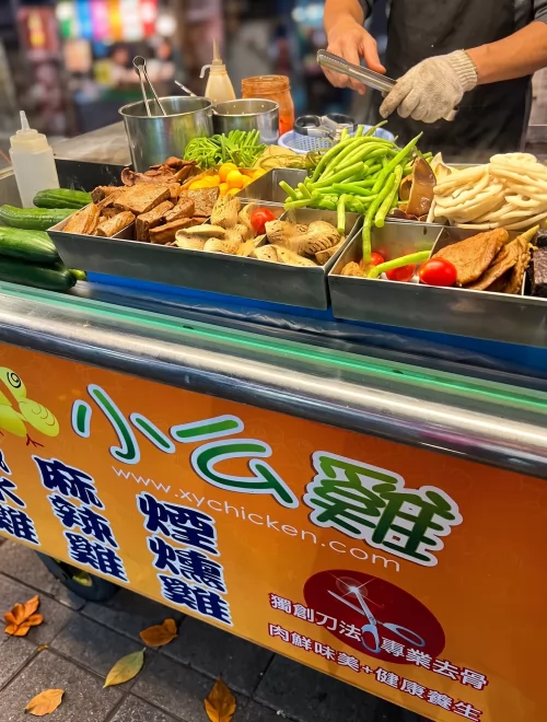 小么雞鹹水雞 品牌形象